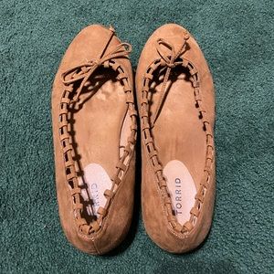 Size 12 Torrid tan flats